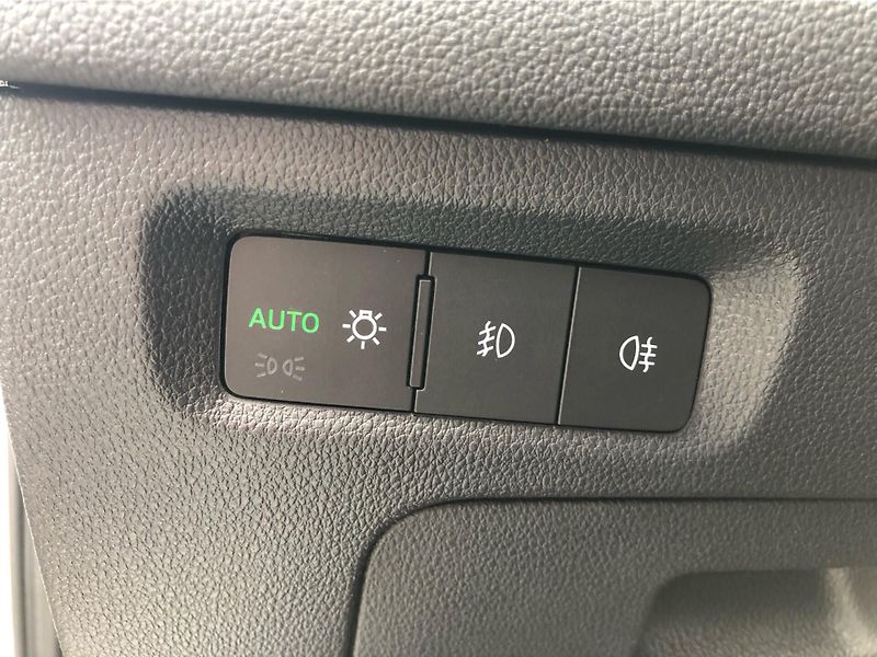Škoda Octavia 2,0TDi 85kW AMBITION PLUS - fotka 16 z 28