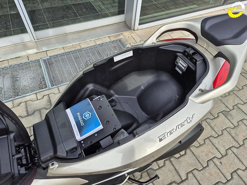 Piaggio Beverly 300 (2024) SKLADEM - fotka 15 z 19