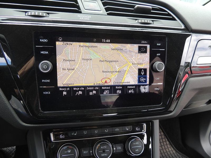 Volkswagen Touran (2018) 1.4TSi,110kw,7míst,Top výbava, - fotka 34 z 55
