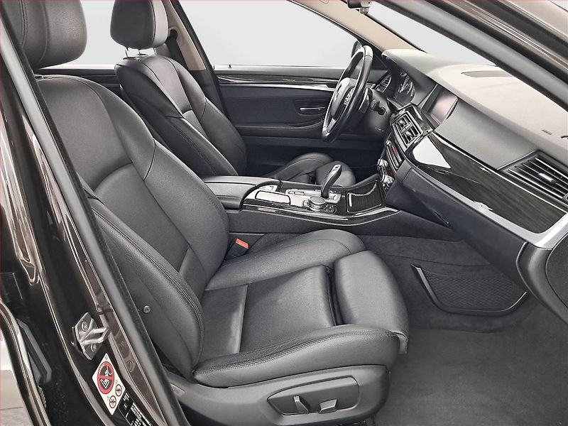 BMW Řada 5 (2015) 520d, Automat, Tempomat - fotka 9 z 24