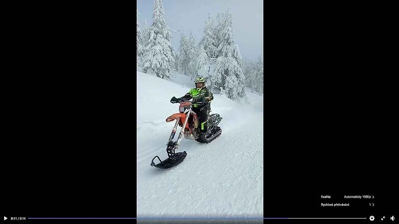 Následky řádění motorkářů v Jeseníkách.