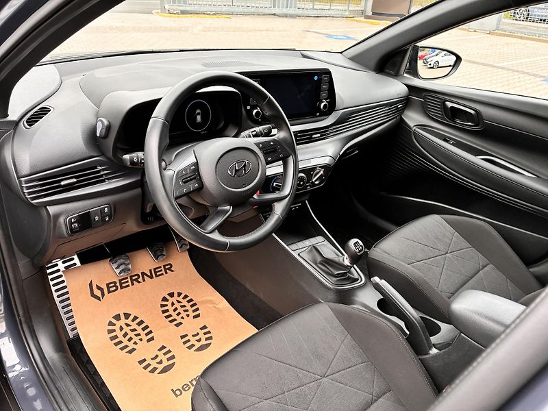 Hyundai Bayon 1.2i 62kW PLAY ČR REZERVACE - fotka 9 z 31