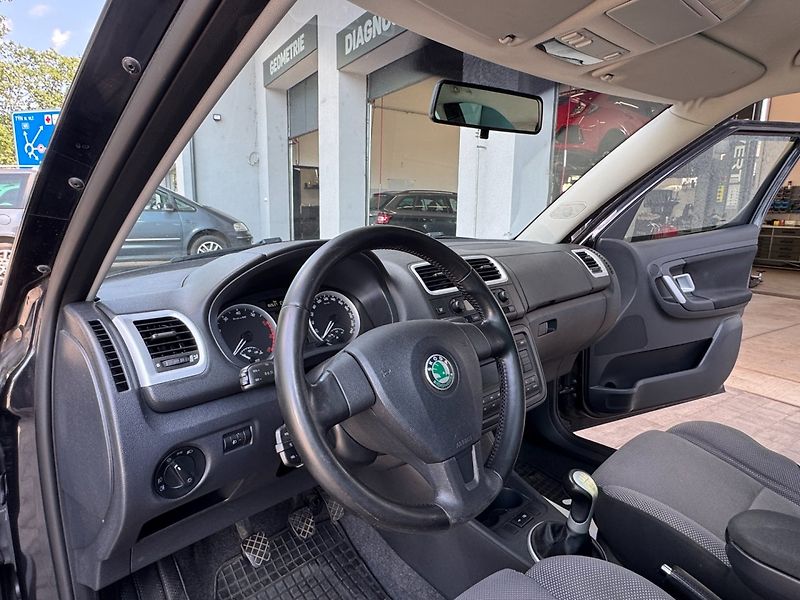 Škoda Roomster (2009) 1.4 16V - fotka 19 z 42