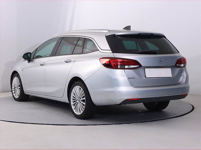 Opel Astra (2016) 1.6 CDTI, Serv.kniha, Navi - fotka 4 z 21