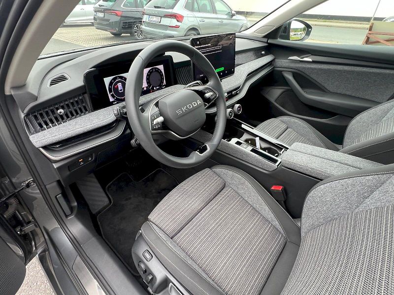 Škoda Superb (2025) Selection 2.0TDi 110kW 7°autom - fotka 12 z 30