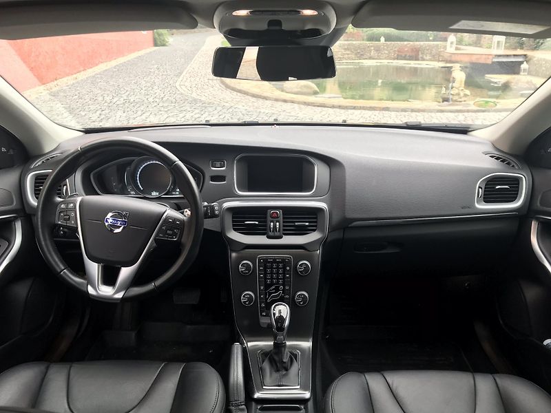 Volvo V40 (2015) - fotka 6 z 7
