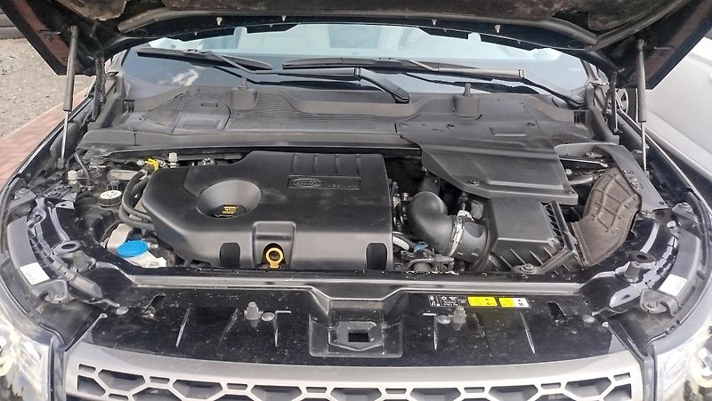 Land Rover Discovery Sport (2018) 2.0 TD4  SPORT  KOUPENO CZ - fotka 42 z 46