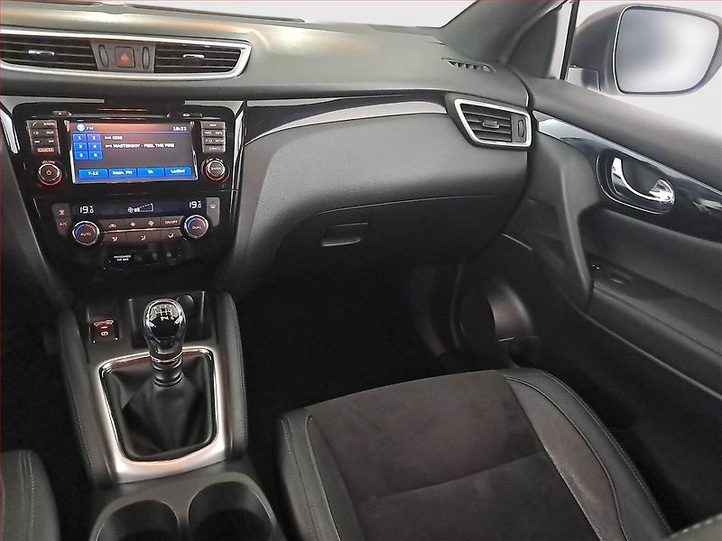 Nissan Qashqai (2017) 1.2 DIG-T, Kůže, Navi - fotka 8 z 22