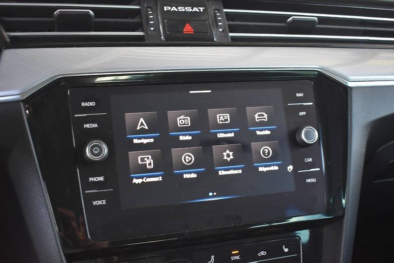 Volkswagen Passat Variant (2023) 1.5TSI 110kW, LED, tažné - fotka 18 z 24