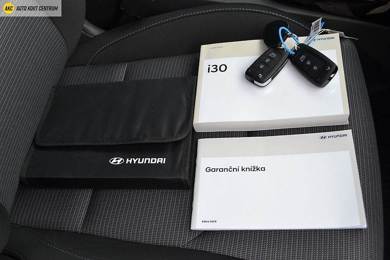 Hyundai i30 WG 1,5I MT SMART FL NAVI - fotka 38 z 45