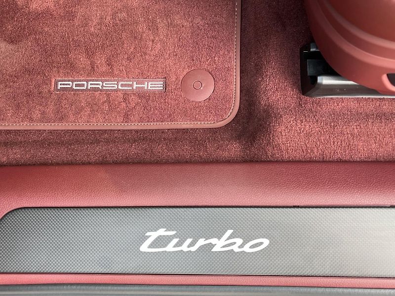 Porsche Panamera Turbo E-Hybrid - fotka 19 z 30