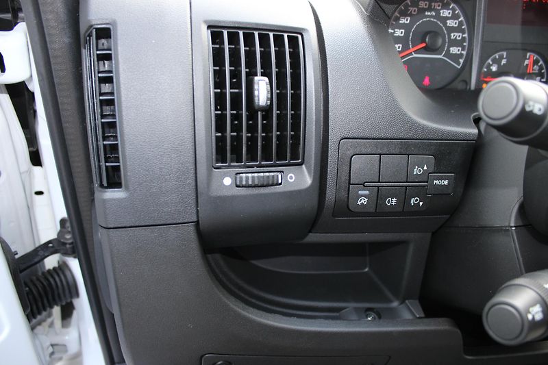 Opel Movano (2024) Van 3500 L3H2 2.2 CDTi 140k - fotka 14 z 15