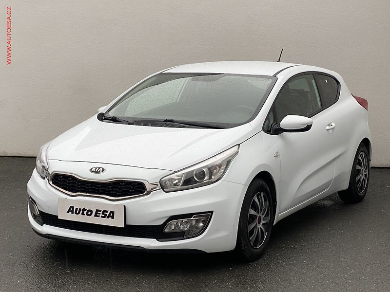 Kia Ceed (2015) 1.4 i, Style, TZ,  výhřev sed - fotka 3 z 14
