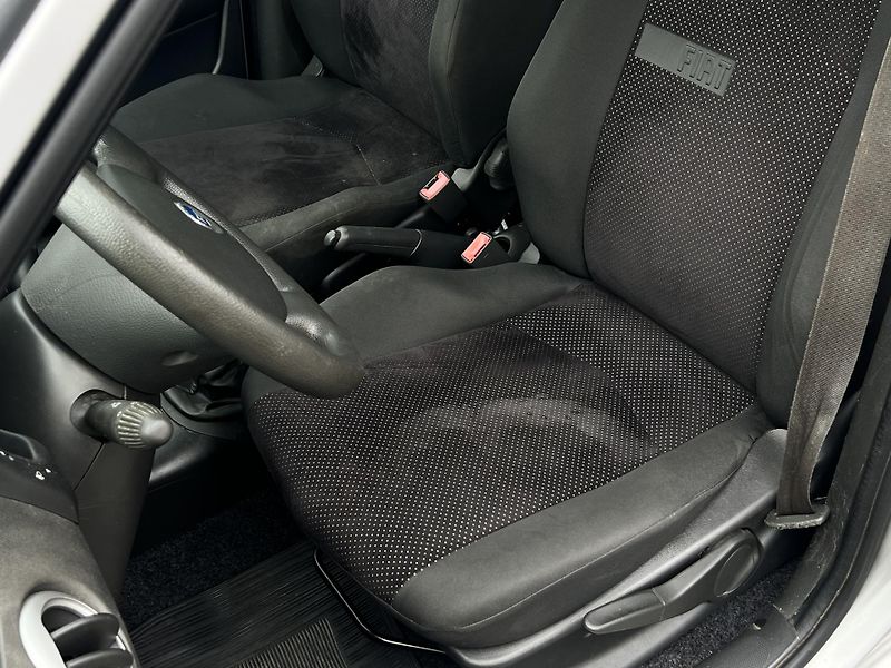 Fiat Punto (2009) - fotka 12 z 23