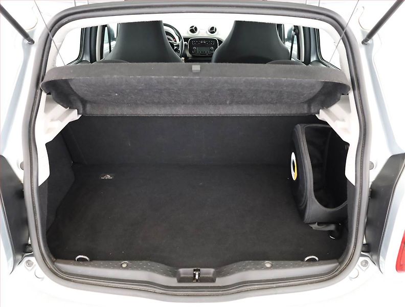 Smart Forfour (2020) EQ, SoH 92%, Automat - fotka 17 z 20