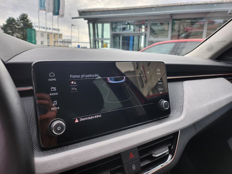 Škoda Kamiq Top Selection 1.0 TSI 85kw - fotka 14 z 27