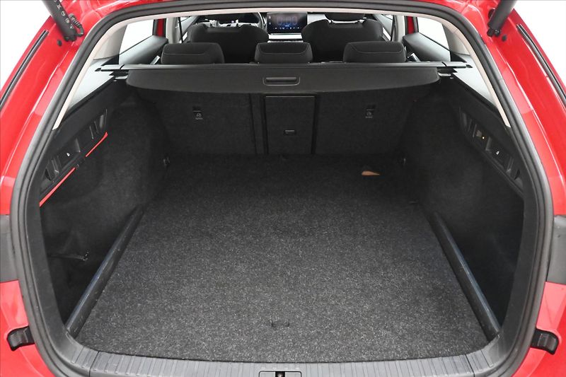 Škoda Octavia 1,4 TSI iV 150kW DSG Style SoH - fotka 10 z 32