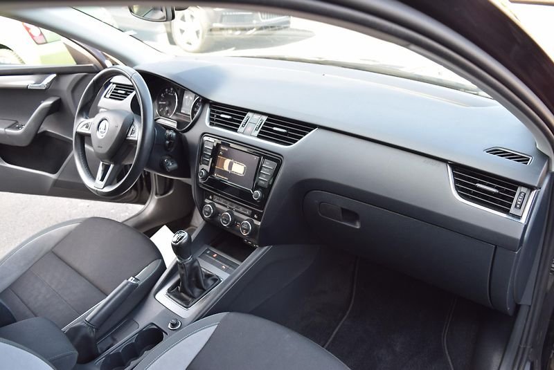 Škoda Octavia (2017) 1.4TSI 110kw AMBITION JOY XENO - fotka 34 z 49