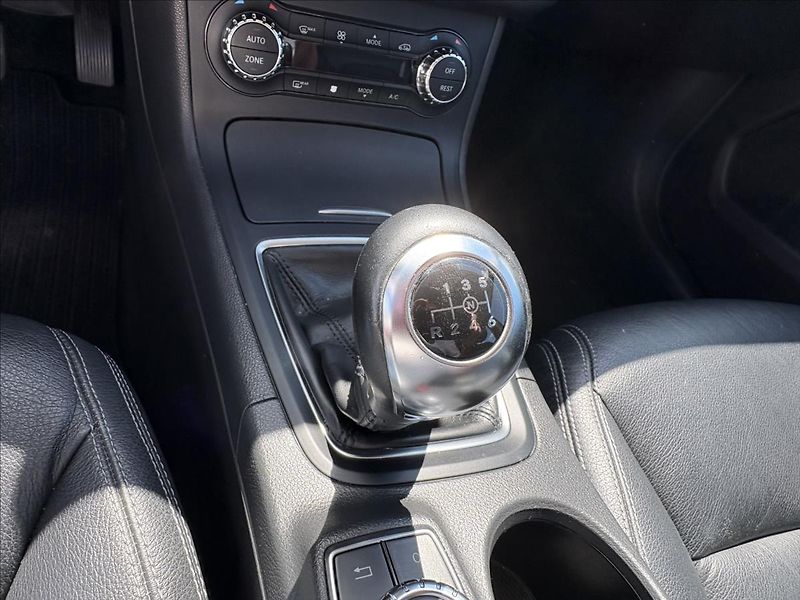 Mercedes-Benz Třídy B 1,6 200i 115kW,Bi-Xen,Kůže,Nav - fotka 9 z 36