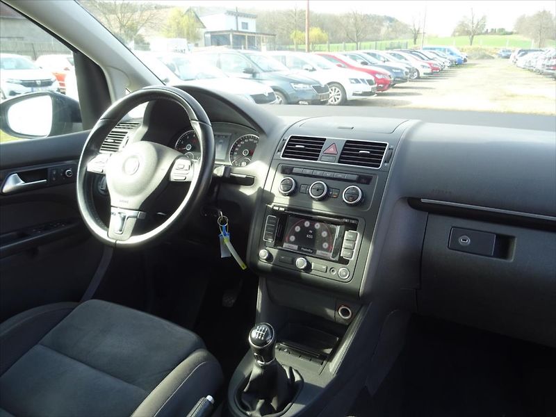 Volkswagen Touran 1,2 TSi 77 kW - fotka 13 z 33