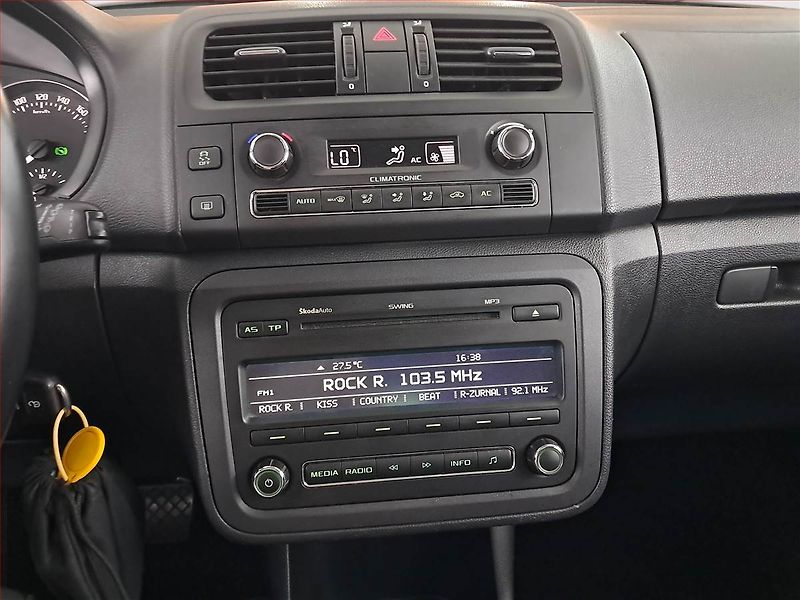 Škoda Fabia (2012) 1.2 TSI, Automat, Tempomat - fotka 12 z 18