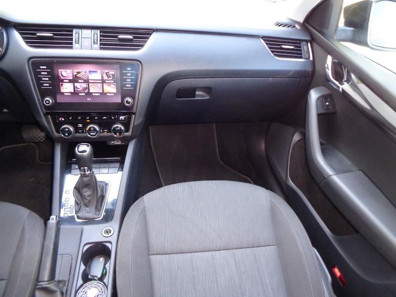 Škoda Octavia 2.0 TDI DSG STYLE PLUS 110 KW - fotka 15 z 29