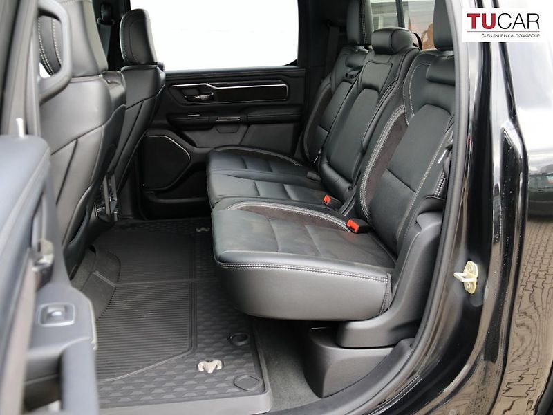 RAM 1500 (2024) Laramie 5.7 V8 HEMI E-Torque - fotka 31 z 38