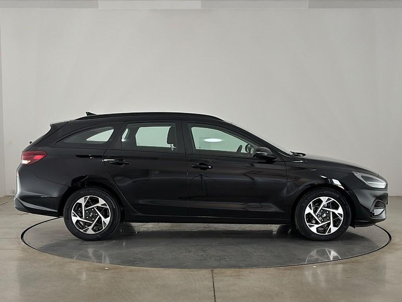 Hyundai i30 Smart DCT - fotka 16 z 26