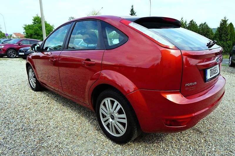 Ford Focus (2009) TREND 1,6 16V 74 kW - fotka 6 z 36
