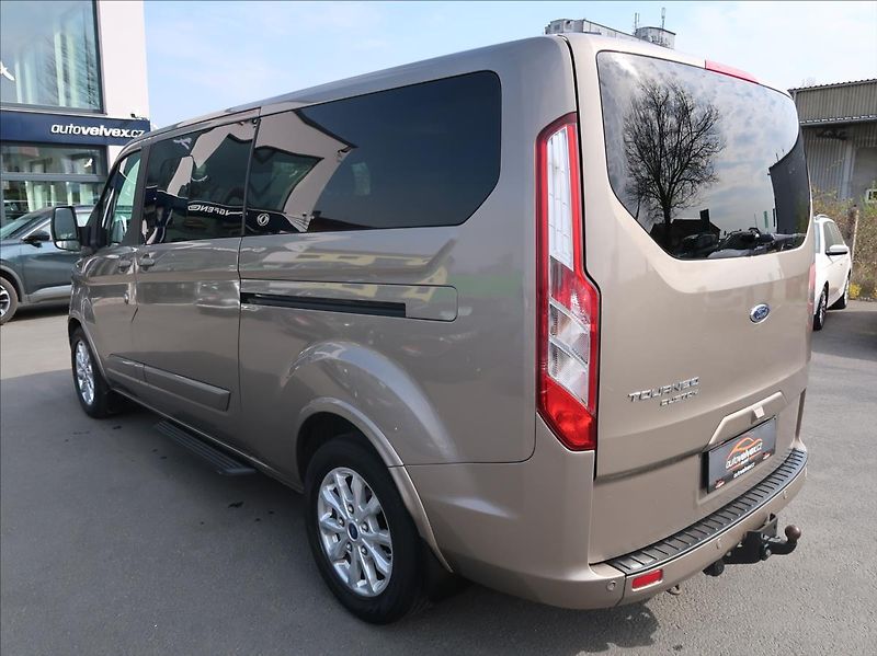 Ford Tourneo Custom 2,0 EcoBlue,96kW,8míst,automat - fotka 4 z 29