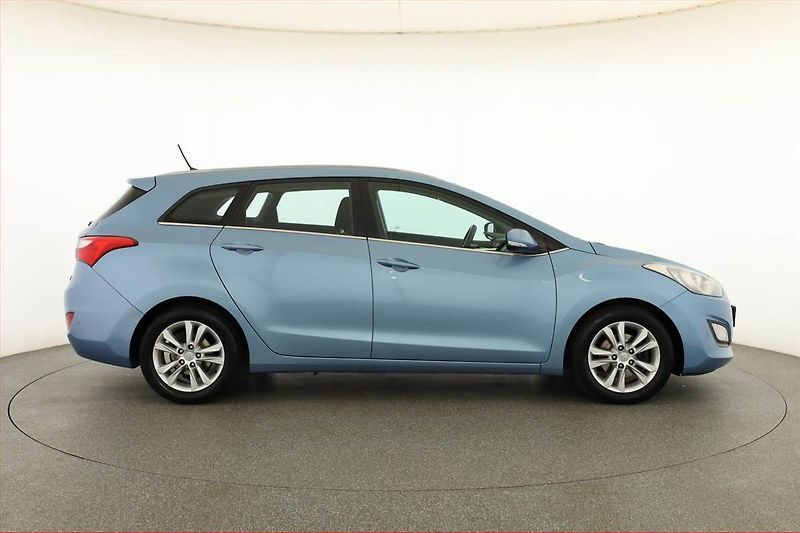 Hyundai i30 (2014) 1.6 MPI, Serv.kniha, Tempomat - fotka 6 z 15
