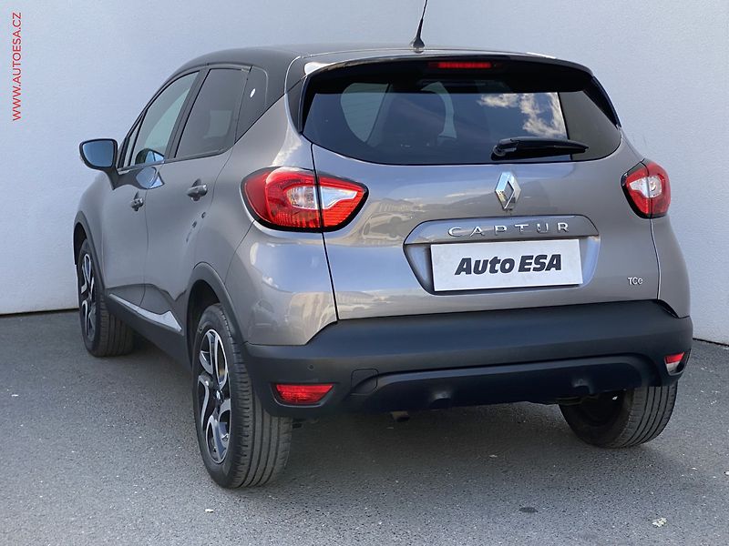 Renault Captur (2015) 0.9 TCe, Dynamique, +kola - fotka 6 z 17