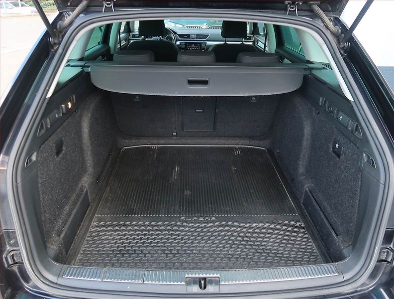 Škoda Superb (2016) 2.0 TDI, Navi, Bi-Xenony - fotka 13 z 22