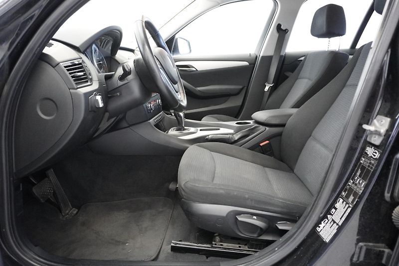 BMW X1 2.0D 160 kW XDRIVE AUTOMAT - fotka 11 z 27