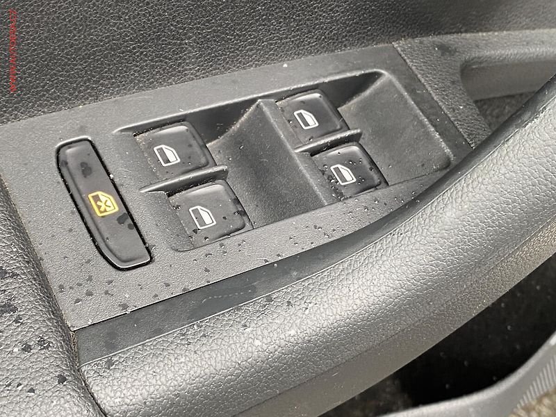Škoda Octavia (2013) 1.6 TDi, 2.maj, AC, tempo - fotka 11 z 17