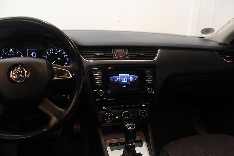 Škoda Octavia (2014) 1.2TSI DSG Elegance  - fotka 29 z 29