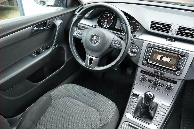 Volkswagen Passat (2014) 1.6 TDI, Navi, Tempomat - fotka 7 z 22