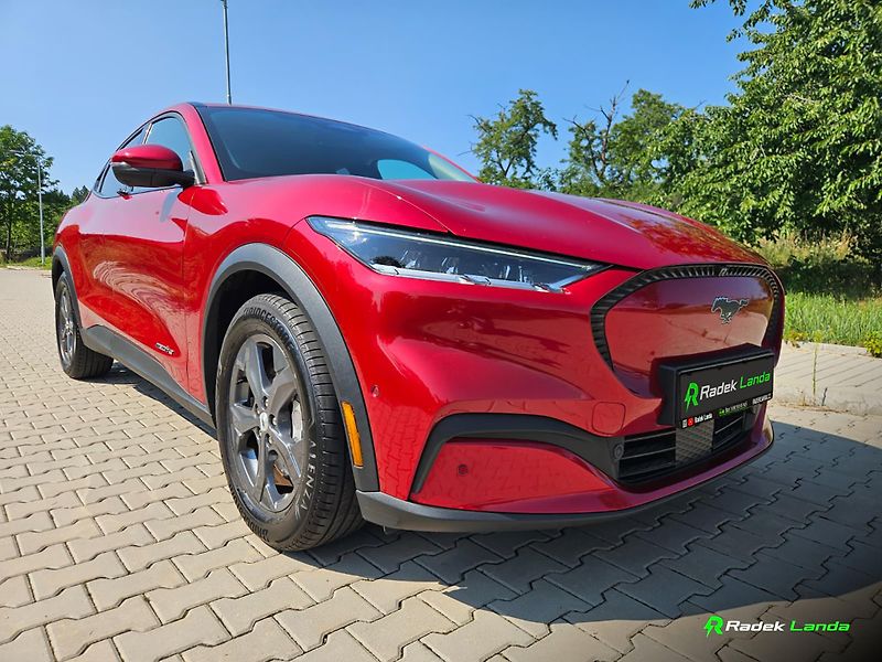 Ford Mustang Mach-E (2021) Mach-E 76 kWh - fotka 6 z 19