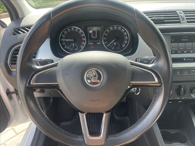 Škoda Fabia 1,4 TDi 66kw Klima FrontAssist - fotka 15 z 32