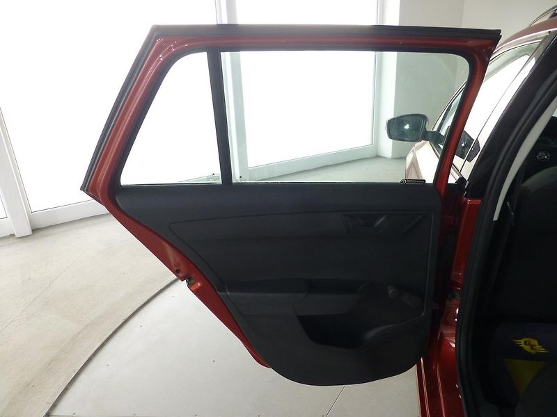 Škoda Fabia (2017) 1,2TSI-66KW**KLIMATIZACE - fotka 12 z 23