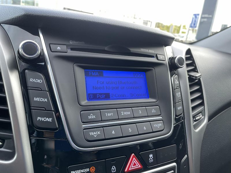 Hyundai i30 TRIKOLOR 1.6 CVVT 88 kW   - fotka 20 z 25