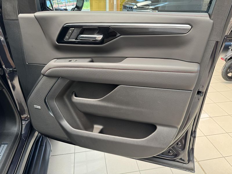 Chevrolet Tahoe RST 6,2 V8 - fotka 17 z 64