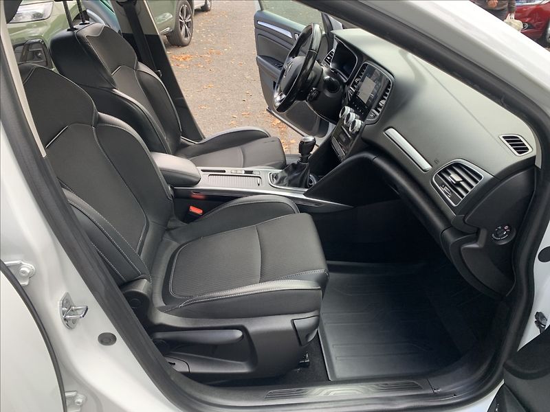 Renault Mégane 1,5 DCI 1.MAJ.,ČR,SERVISKA - fotka 15 z 20