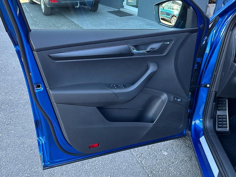 Škoda Karoq DSG Sportline - fotka 13 z 30
