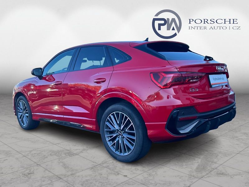 Audi Q3 2.0TDi 110kW - fotka 7 z 24
