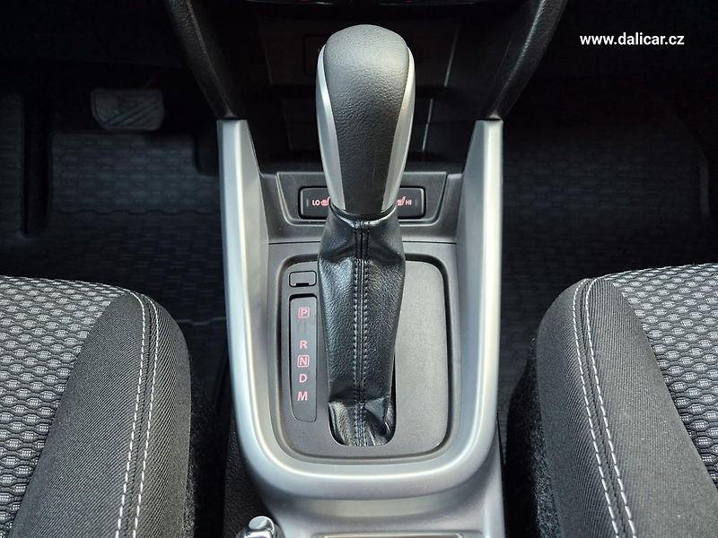 Suzuki Vitara (2016) 1.6VVT 88KW Automat COMFORT - fotka 30 z 52