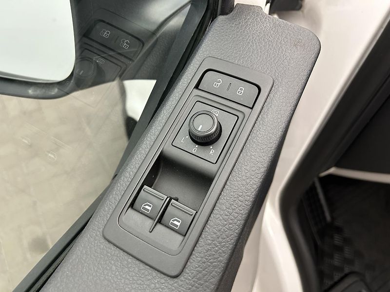 Volkswagen Transporter 2.0 TDI Long - fotka 6 z 22