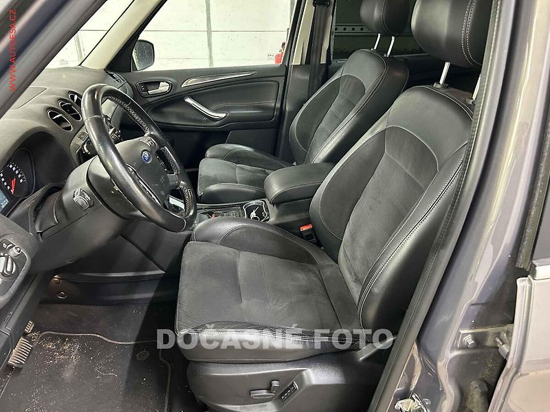 Ford Galaxy (2013) 2.0 EB, 1.maj, servis.kniha - fotka 3 z 3