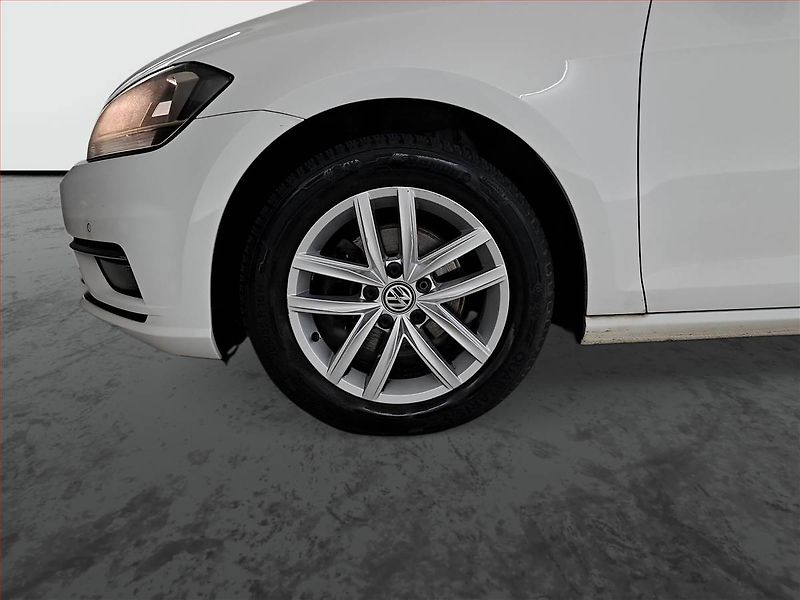 Volkswagen Golf (2017) Comfortline 1.6 TDI, Automat - fotka 15 z 19