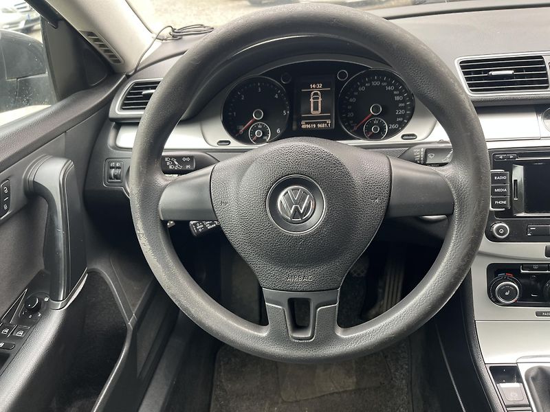 Volkswagen Passat (2011) 2,0 TDi 103 Kw TAŽNÉ - fotka 12 z 14